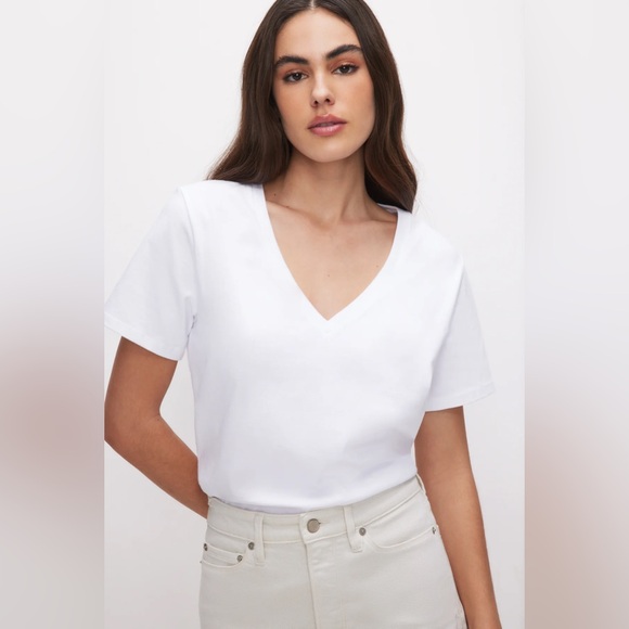 Good American Tops - GOOD AMERICAN Cotton Classic White V-Neck Short Sleeve Top